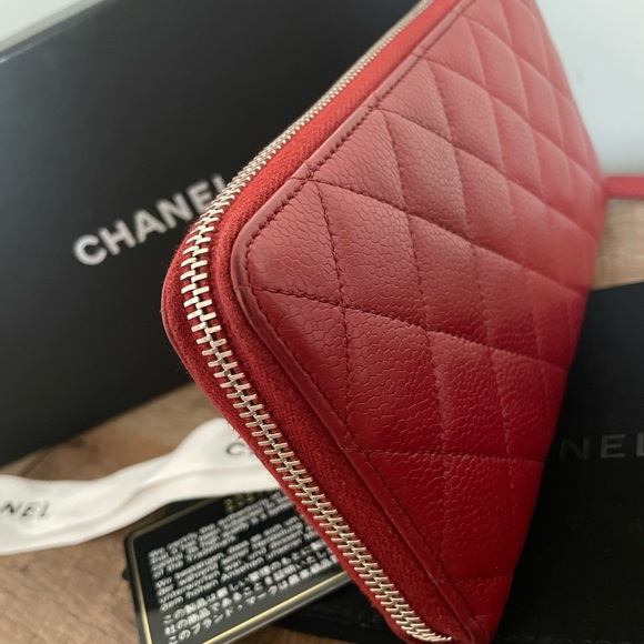 Authentic Chanel zippy caviar wallet - Picture 11 of 16